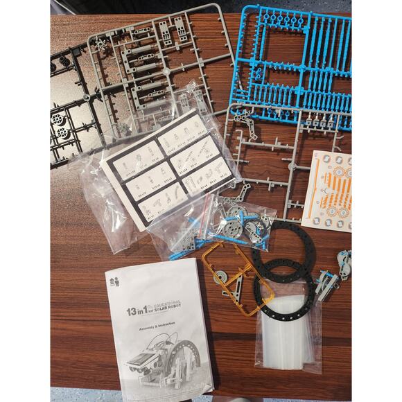 13 in 1 Solar Robot Kit - Picture 15 of 15